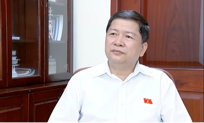 Ông Tạ Văn Hạ - Phó Chủ nhiệm Ủy ban Văn hóa, Giáo dục của Quốc hội. thuoc la dien tu_thuoc la lam nong 2.png