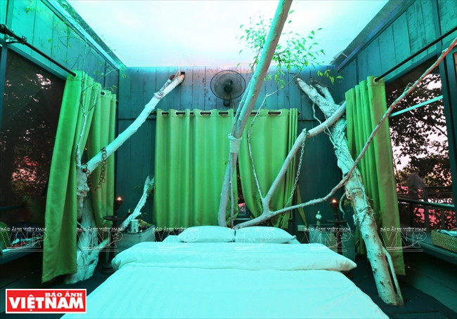 Nội thất căn phòng Zen Space Tree House. (Ảnh: Tất Sơn/Báo Ảnh Việt Nam) Trải nghiệm khu nghỉ dưỡng nhà trên cây "độc nhất vô nhị" ở Hà Nội ảnh 12