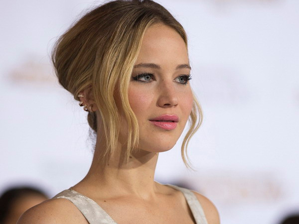 Jennifer Lawrence quyến rũ trong lễ ra mắt “The Hunger Games” ảnh 1