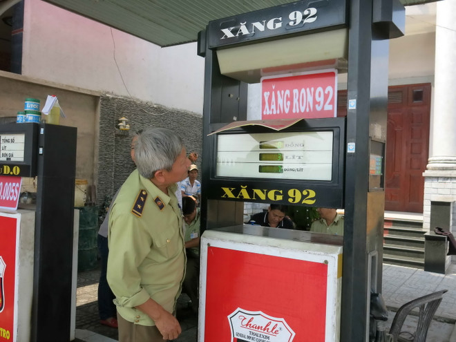 Công an Tây Ninh bắt quả tang cây xăng gắn “chip” gian lận ảnh 1