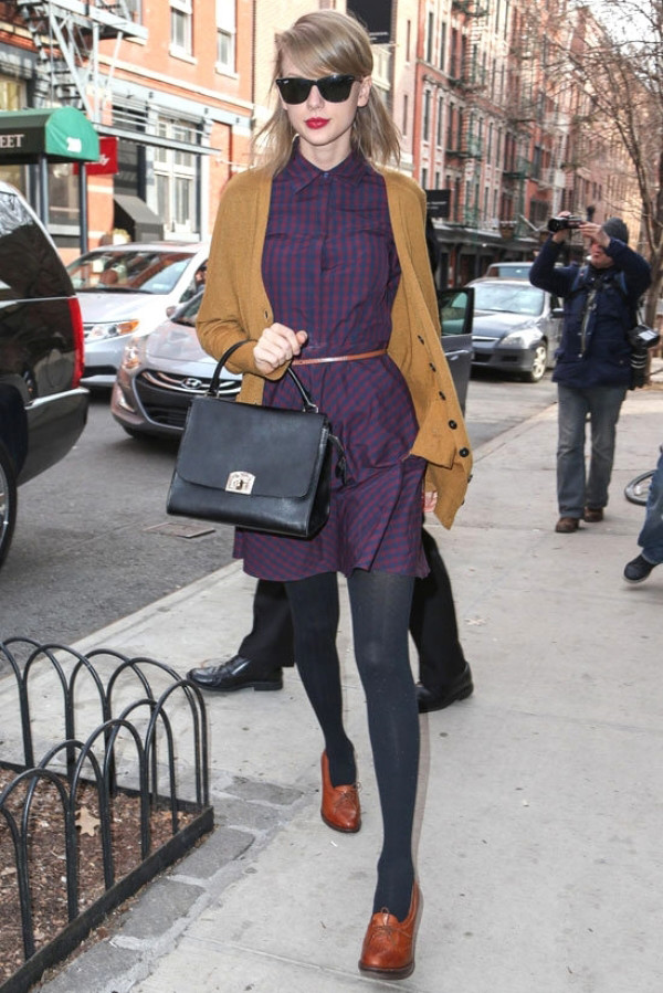 Tỏa sáng với 5 bí quyết diện đầm sơmi “chất" như ngôi sao ảnh 12