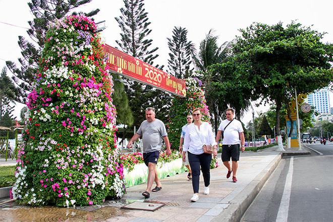Du khách Nga ở Nha Trang. (Nguồn: baokhanhhoa.vn) Khánh Hòa: Đưa hơn 180 du khách Nga từ Việt Nam về nước ảnh 1