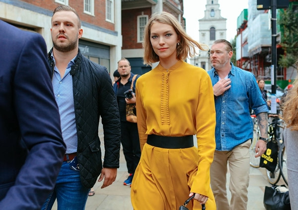 Dự đoán xu hướng street style ngay tại Tuần lễ Thời trang London ảnh 16