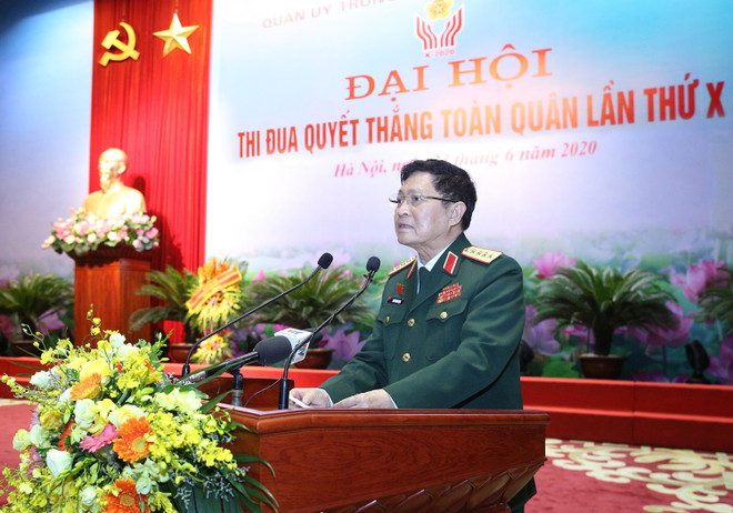 Đại tướng Ngô Xuân Lịch, Phó Bí thư Quân uỷ Trung ương, Bộ trưởng Bộ Quốc phòng phát biểu. (Ảnh: Dương Giang/TTXVN) Thủ tướng dự Đại hội Thi đua quyết thắng toàn quân lần thứ X ảnh 1