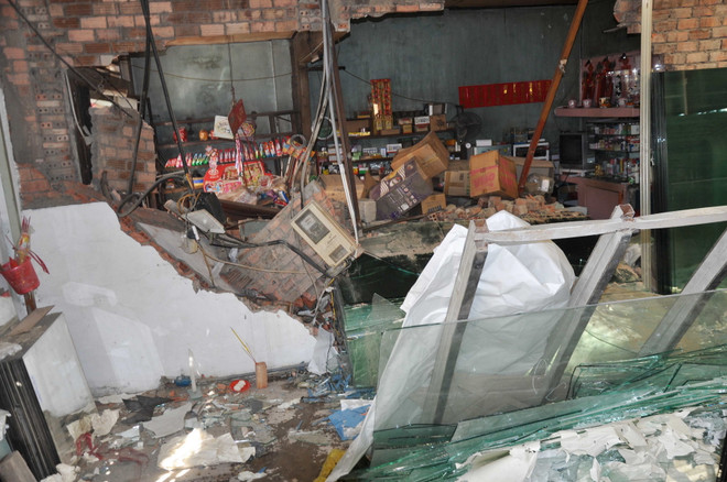 Đang tháo dỡ nhà cũ, một công nhân bị tường đổ đè tử vong ảnh 1