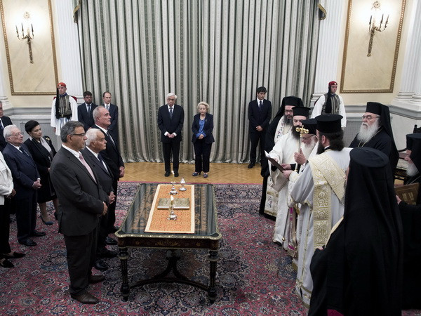 [Video] Chủ tịch EC kêu gọi Hy Lạp thực thi thỏa thuận cứu trợ ảnh 1