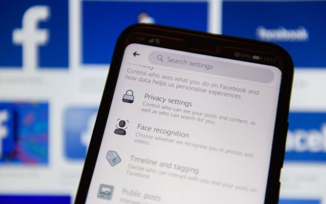 Người dùng đã có thể dễ dàng thấy Facebook biết bao nhiêu về mình ảnh 1