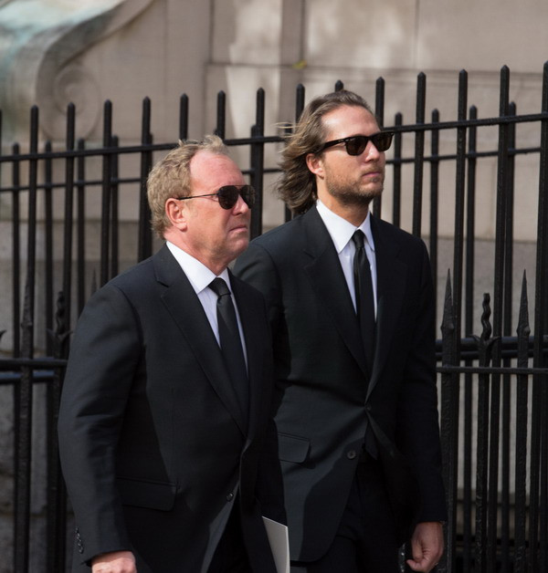 Những cặp đôi đồng tính trong làng giải trí cực dễ thương ảnh 7