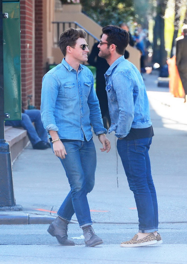 Những cặp đôi đồng tính trong làng giải trí cực dễ thương ảnh 9