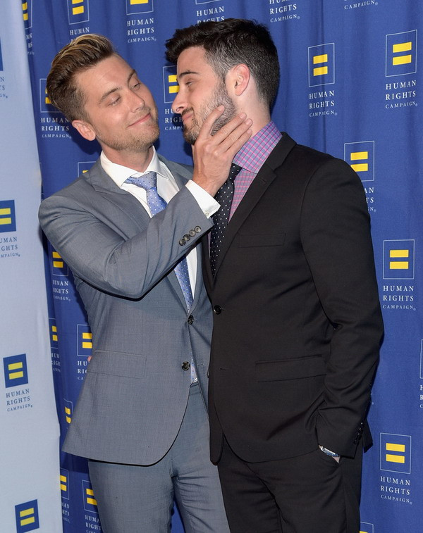 Những cặp đôi đồng tính trong làng giải trí cực dễ thương ảnh 5