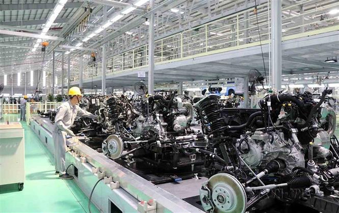 Ngày 5/5/2019, Công ty Cổ phần Ô tô Trường Hải (Thaco) khánh thành nhà máy xe du lịch cao cấp và ra mắt mẫu xe đa dụng châu Âu thương hiệu Peugeot Traveller (Pháp). (Ảnh: Đỗ Trưởng/TTXVN) Chuyên gia gợi mở các kênh hợp tác mới cho quan hệ kinh tế Việt-Pháp ảnh 2