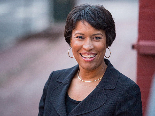 Thị trưởng Washington D.C kêu gọi hủy bỏ hạn chế đi lại tới Cuba ảnh 1