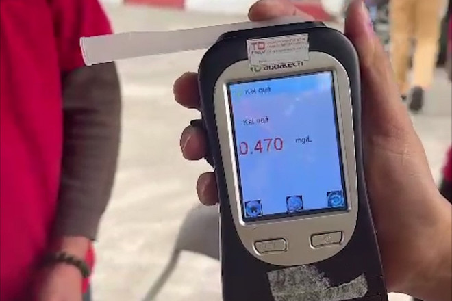 Tài xế xe khách vi phạm nồng độ cồn bị phạt "kịch khung" 40 triệu đồng ảnh 2