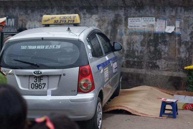 Hình ảnh đau lòng từ vụ taxi đâm chết người trên đường Hồng Hà ảnh 4