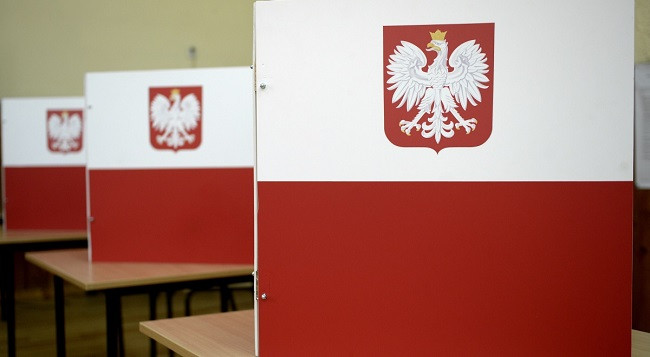 Các chính đảng Ba Lan kết thúc chiến dịch vận động tranh cử ảnh 1