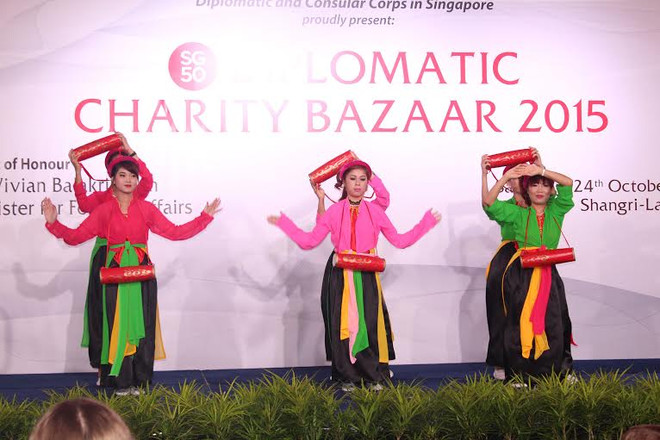 Việt Nam tham gia gây quỹ từ thiện ngoại giao đoàn tại Singapore ảnh 1