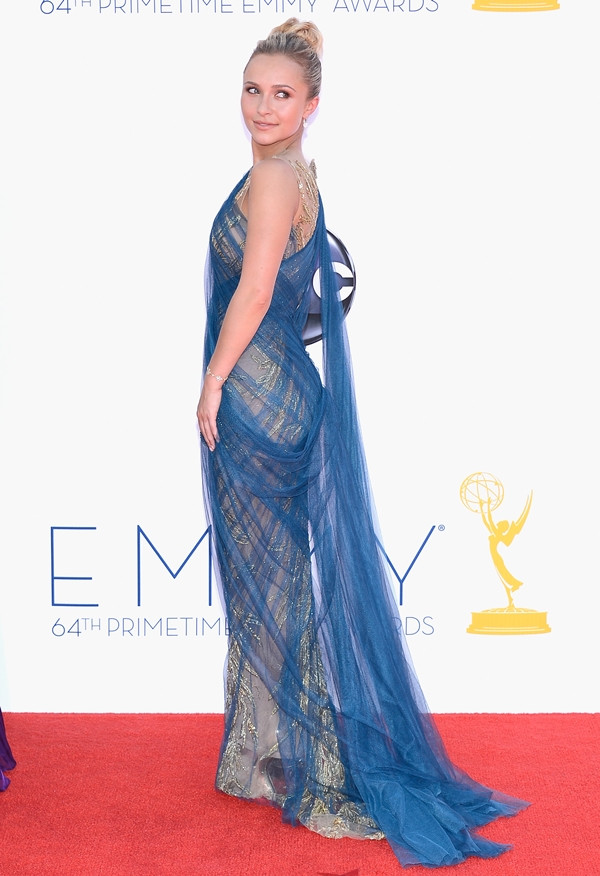 5 thương hiệu thời trang thường xuyên "chiếm lĩnh" thảm đỏ Emmy ảnh 18