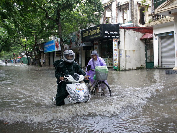 Phó Thủ tướng chỉ đạo tập trung sơ tán dân trước cơn bão ảnh 1