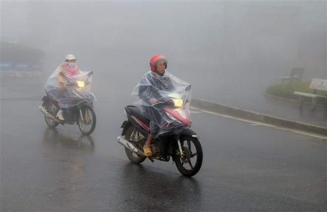 Mưa lớn cục bộ, lốc, sét, mưa đá, gió giật mạnh ở vùng núi Bắc Bộ ảnh 1