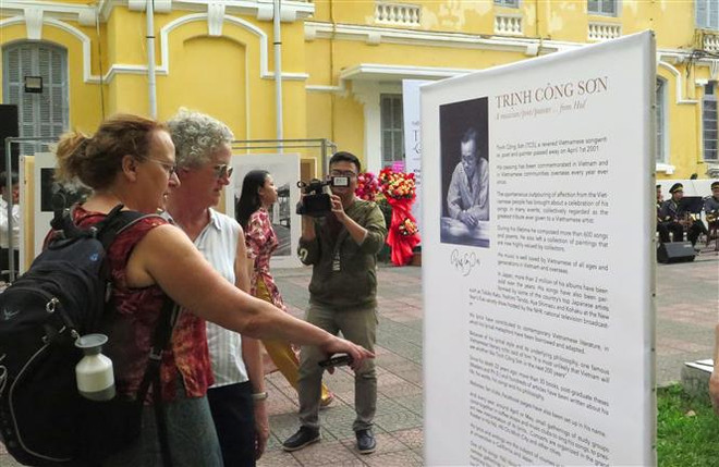 Chiêm ngưỡng khoảnh khắc đời thường của cố nhạc sỹ Trịnh Công Sơn ảnh 4