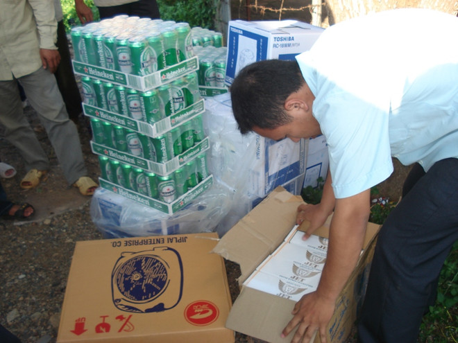 Cán bộ hải quan bị đối tượng bịt mặt đánh dập mũi, gãy xương gò má ảnh 1