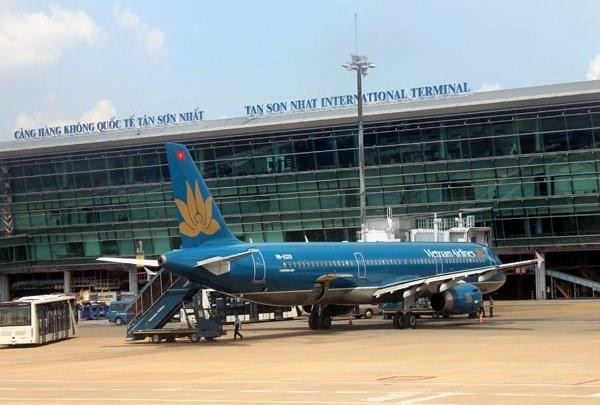 Trước sự ách tắc sân bay Tân Sơn Nhất cả trên trời và dưới đất, nhà ga T3 là công trình ưu tiên kêu gọi đầu tư. (Ảnh: Vietnam+) Nhà ga T3 Tân Sơn Nhất: Hơn 1 nhà đầu tư, phải đấu thầu cạnh tranh ảnh 1