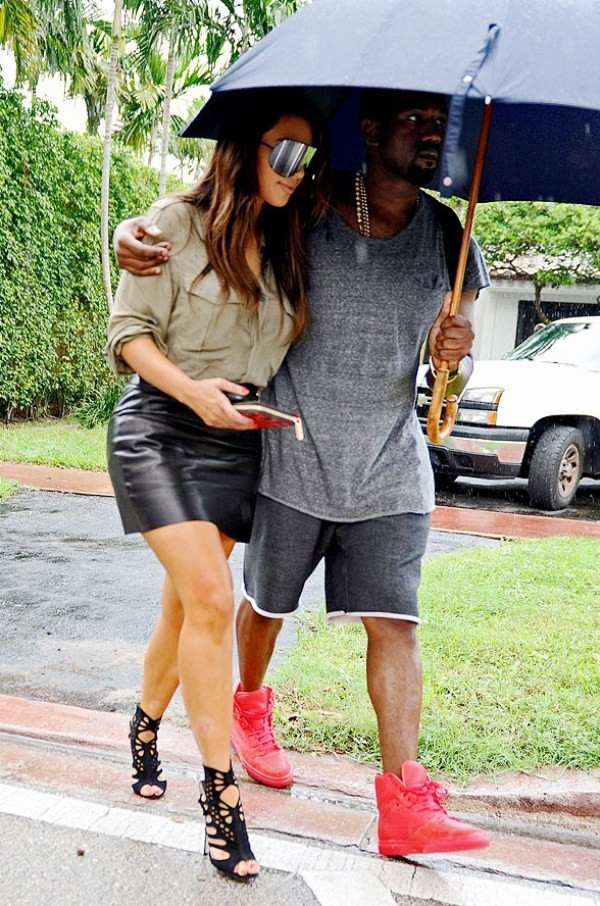 Kanye West và Kim Kardashian - cặp đôi thời trang quyền lực mới ảnh 12
