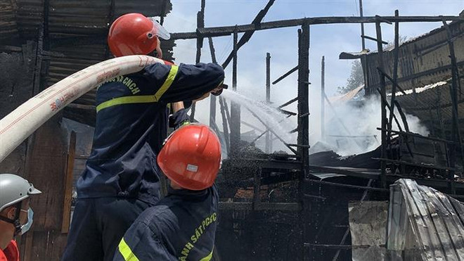 Thanh Hóa: Cháy nhà lúc rạng sáng khiến ba người tử vong ảnh 1