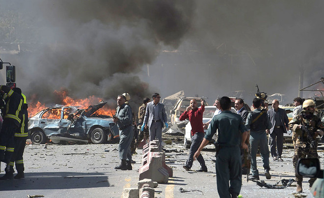 Vụ đánh bom khu ngoại giao ở Kabul: Đã có 90 người thiệt mạng ảnh 1