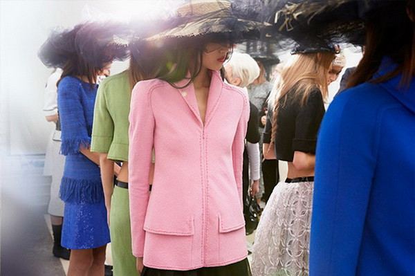 Chanel Haute Couture Xuân Hè 2015: Cảm hứng "Nghi lễ Mùa Xuân" ảnh 4