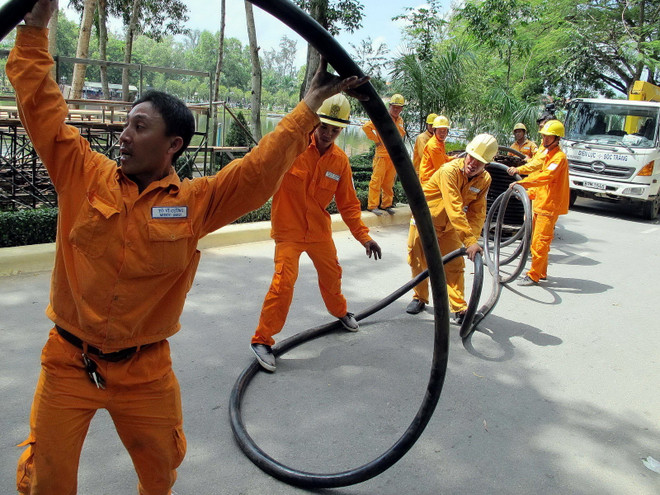 Đầu tư hơn 10.800 tỷ đồng đưa điện về vùng sâu và hải đảo ảnh 1