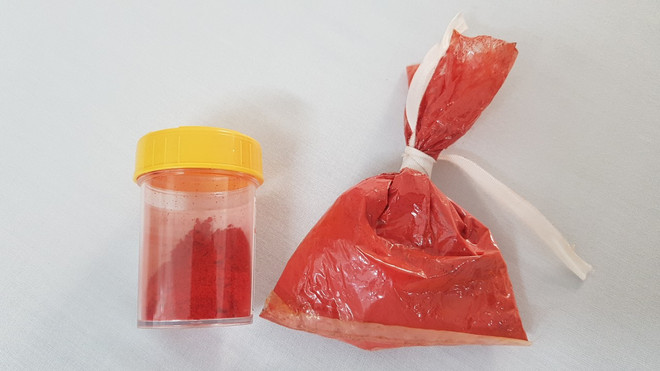 Dùng bột không rõ nguồn gốc nấu sốt vang, người đàn ông bị ngộ độc ảnh 1