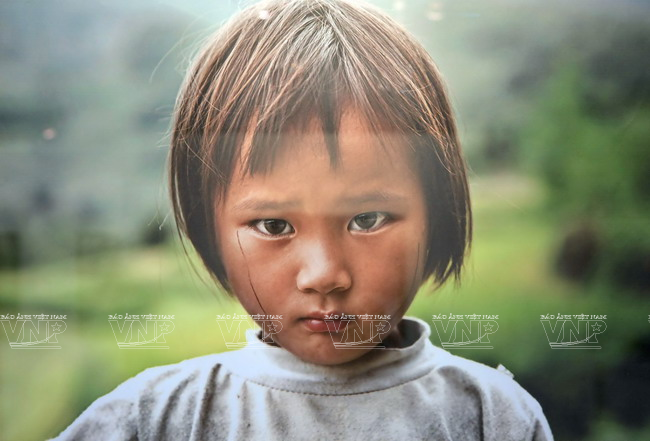 Trẻ em Việt Nam thơ ngây qua ống kính Réhahn Croquevielle ảnh 4