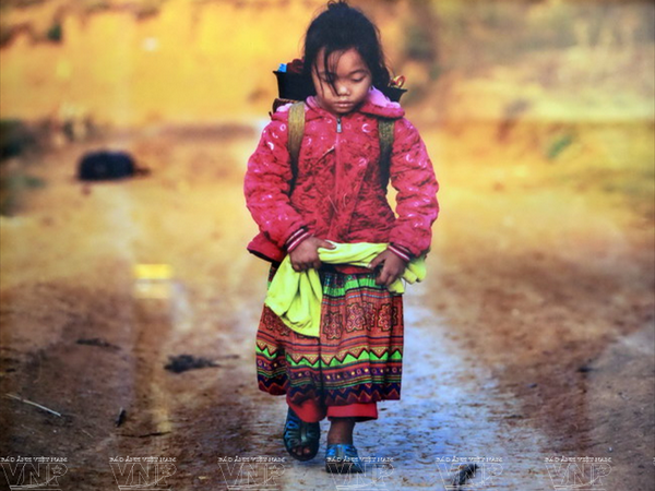 Trẻ em Việt Nam thơ ngây qua ống kính Réhahn Croquevielle ảnh 3