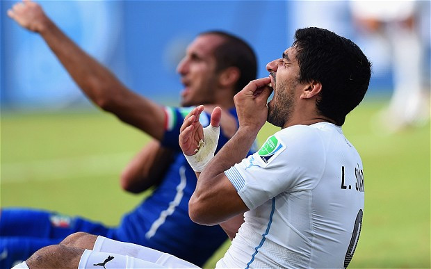 Luis Suarez có thể thoát án phạt của FIFA nếu tới Kosovo ảnh 1