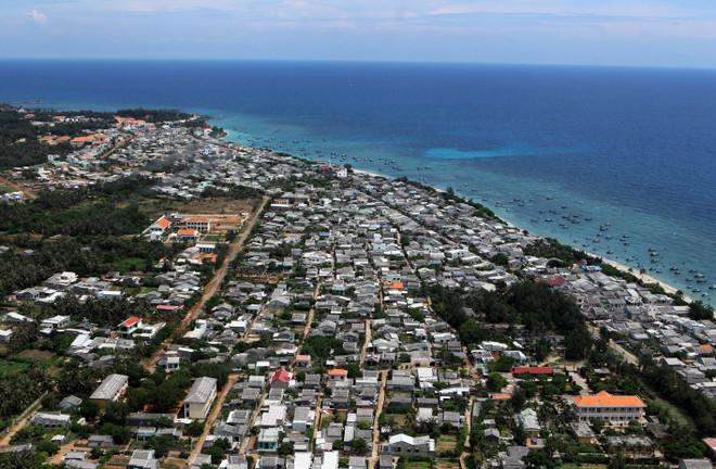 Bắt đầu phát điện 24 giờ mỗi ngày tại huyện đảo Phú Quý ảnh 1