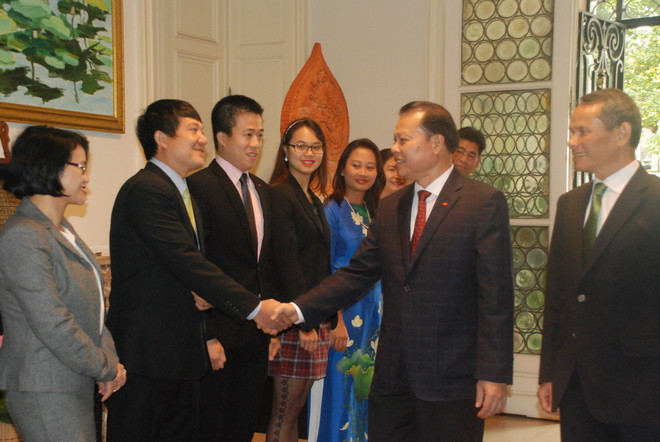 Phó Thủ tướng Vũ Văn Ninh thăm Đại sứ quán Việt Nam tại Bỉ ảnh 1