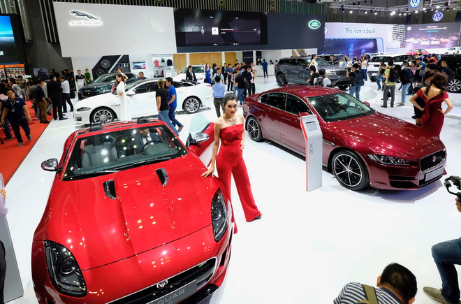 Ra mắt Range Rover Velar tại Triển lãm ôtô quốc tế 2017 ảnh 2