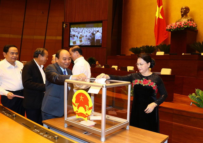 Quốc hội bỏ phiếu phê chuẩn bổ nhiệm hai thành viên Chính phủ ảnh 1