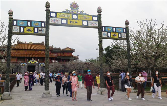 Lan tỏa nếp sống xanh, tạo diện mạo mới thu hút du khách đến Huế ảnh 1