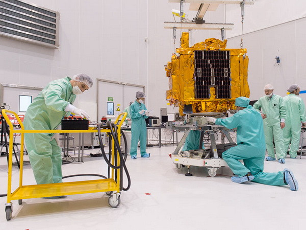 Thử nghiệm Thuyết tương đối của Albert Einstein trên vũ trụ ảnh 1