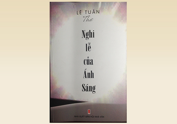 Hội Nhà văn TP.HCM nhận thiếu sót khi xét giải thưởng 2 tác phẩm thơ ảnh 1