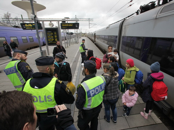 Nhiều nước châu Âu nâng cao cảnh báo nguy cơ xảy ra khủng bố ảnh 1