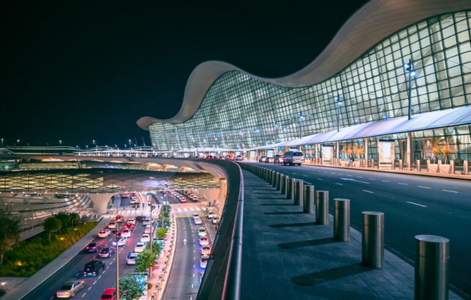 Theo khảo sát của IATA hồi tháng 10 năm ngoái, 75% hành khách cho biết họ muốn sử dụng dữ liệu sinh trắc học hơn hộ chiếu giấy và thẻ lên máy bay. (Nguồn: Getty Images/CNN) san bay zayed 3.png