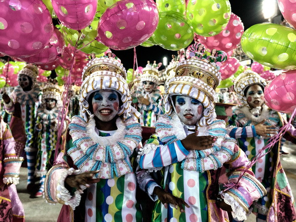 Hàng triệu lượt người tham gia lễ hội hóa trang Carnival tại Brazil ảnh 1
