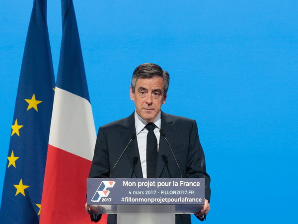 Các ứng cử viên chỉ trích Chính phủ Pháp về tình trạng bạo lực ảnh 1