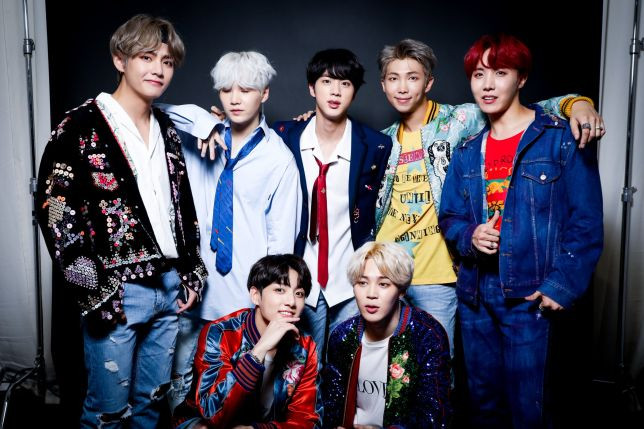 BTS tiếp tục gia hạn hợp đồng độc quyền với Big Hit Entertainment ảnh 1
