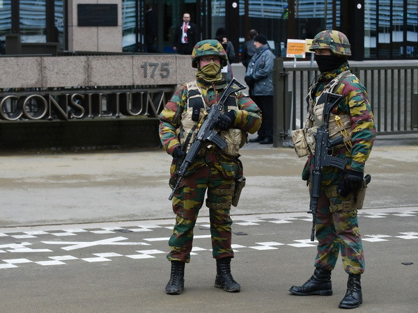 [Video] Người dân châu Âu rúng động vì "trái tim" chảy máu ảnh 1