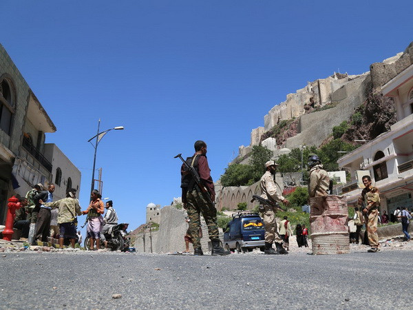 Hai nhà thầu Mỹ bất ngờ bị bắt giữ tại sân bay của Yemen ảnh 1