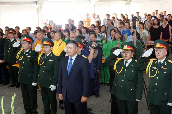 Cộng đồng người Việt tại Đức tổ chức tri ân các anh hùng liệt sỹ ảnh 2